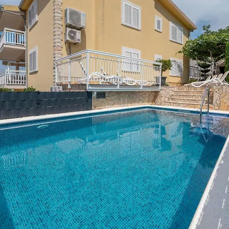 Modern In With Sea Nearby Apartment
