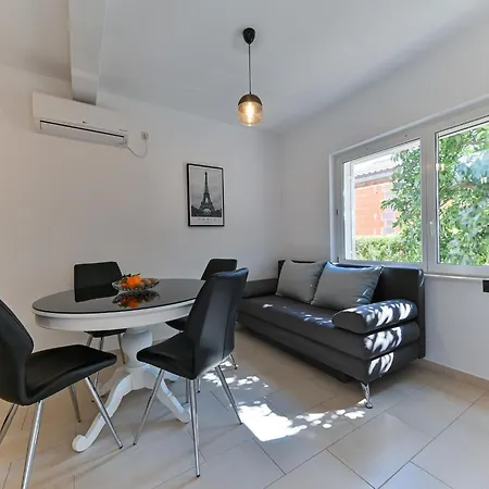 Modern In With Sea Nearby Apartment *