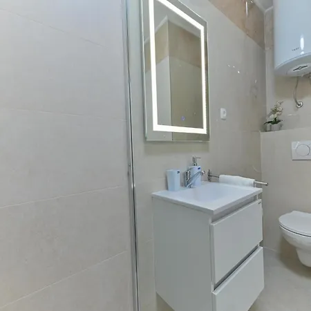 Modern In With Sea Nearby Apartment