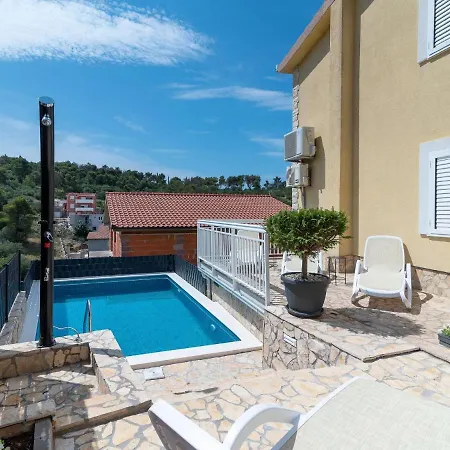 Modern In With Sea Nearby Apartment *